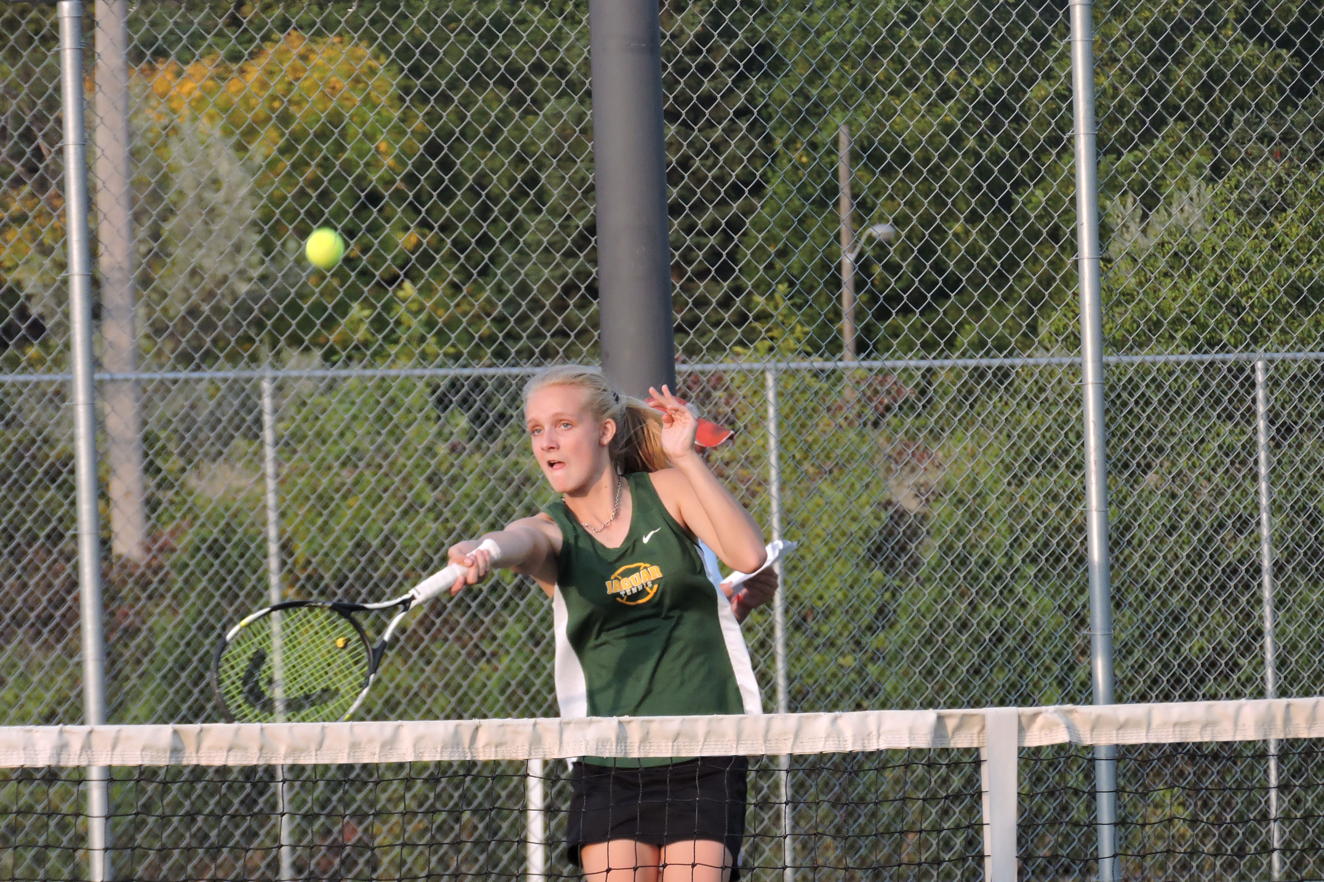 Jaguars blow by Hornets in FRCC Tennis Match