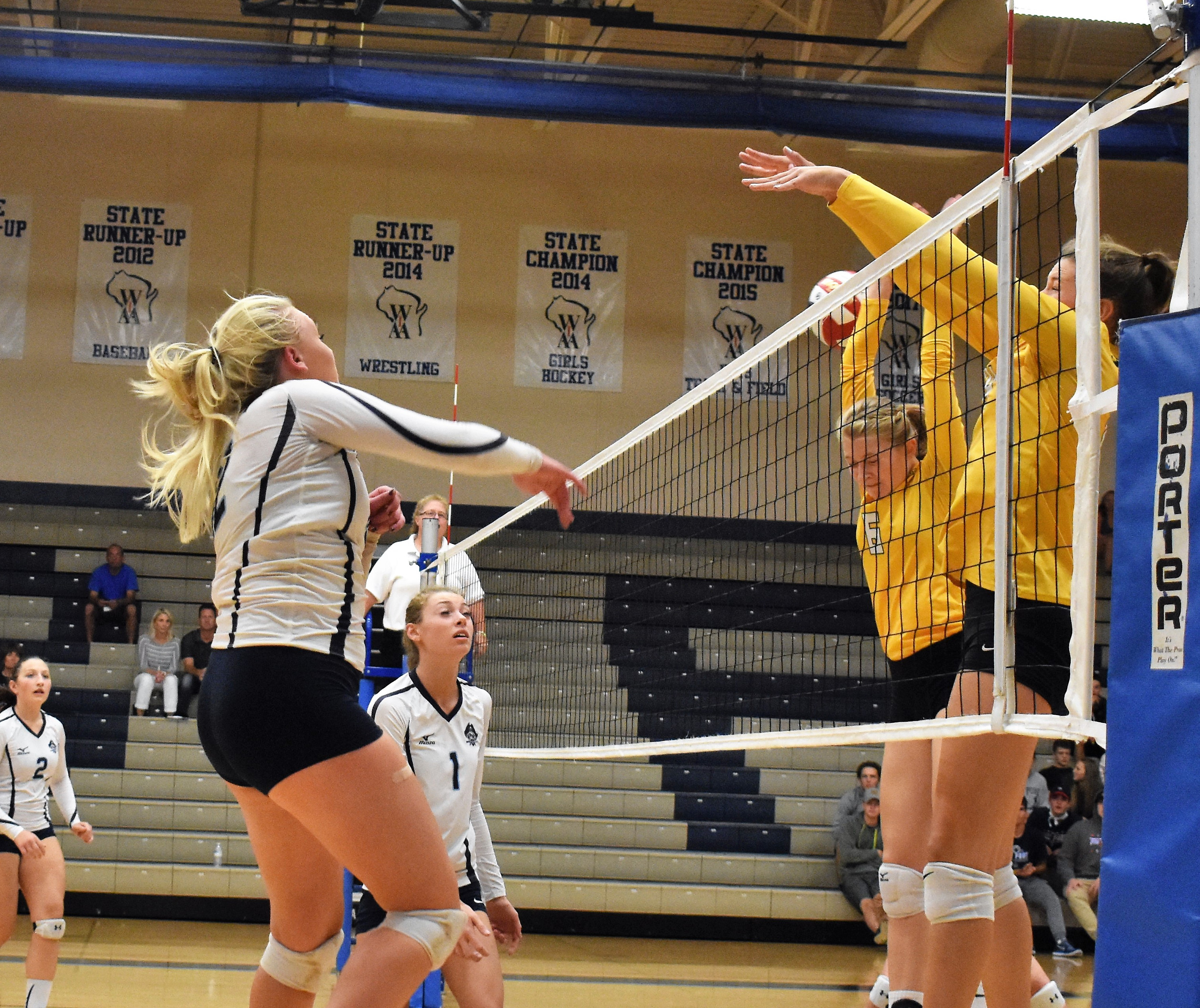 Bay Port Volleyball Sweeps Past Jaguars