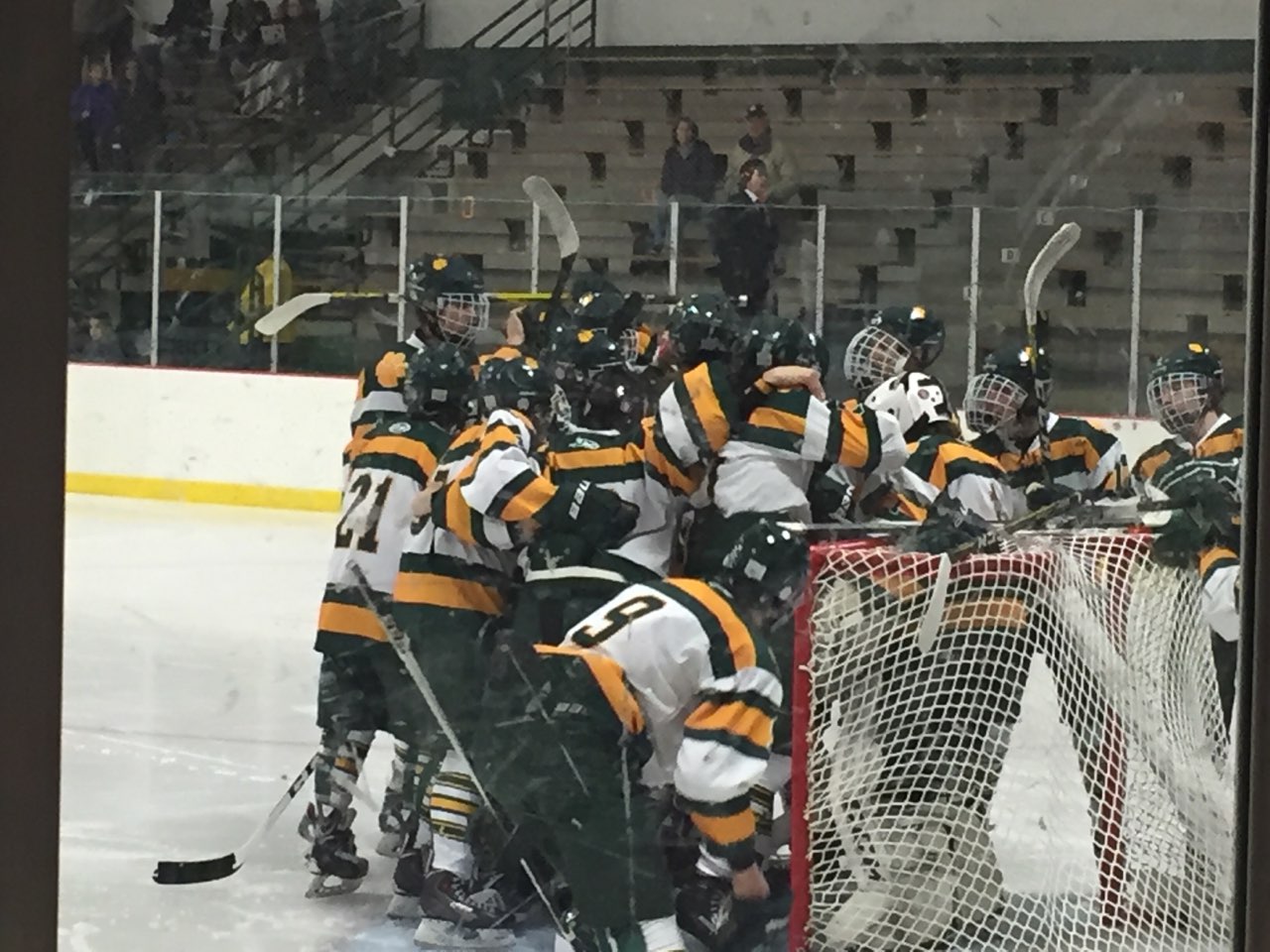 Jaguar hockey goes undefeated over the weekend