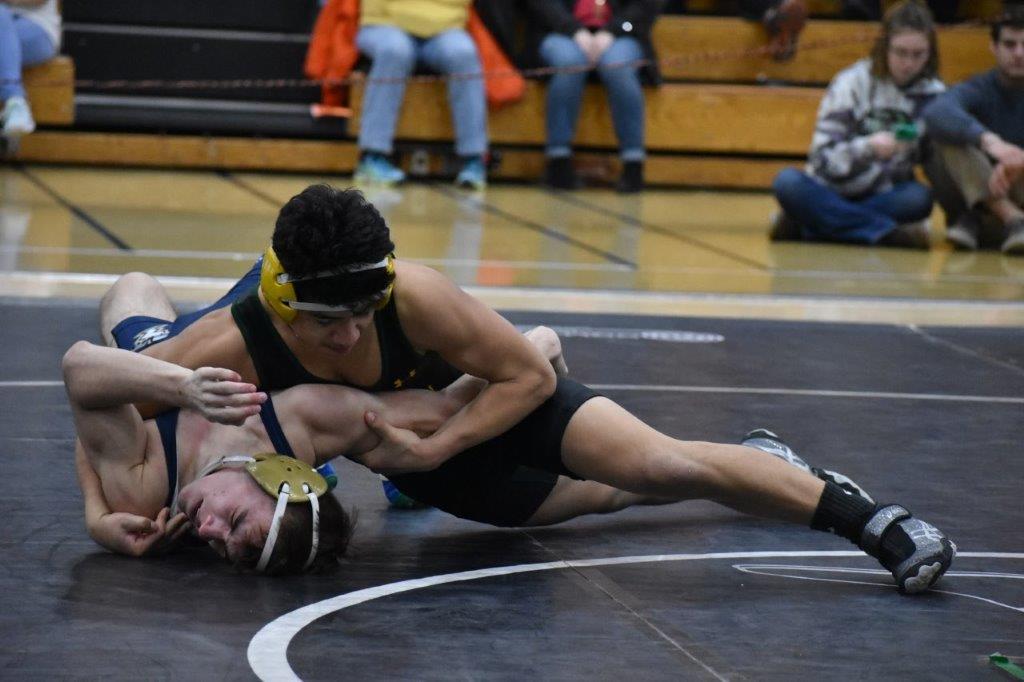 Jaguars advance 10 to Wrestling Sectional
