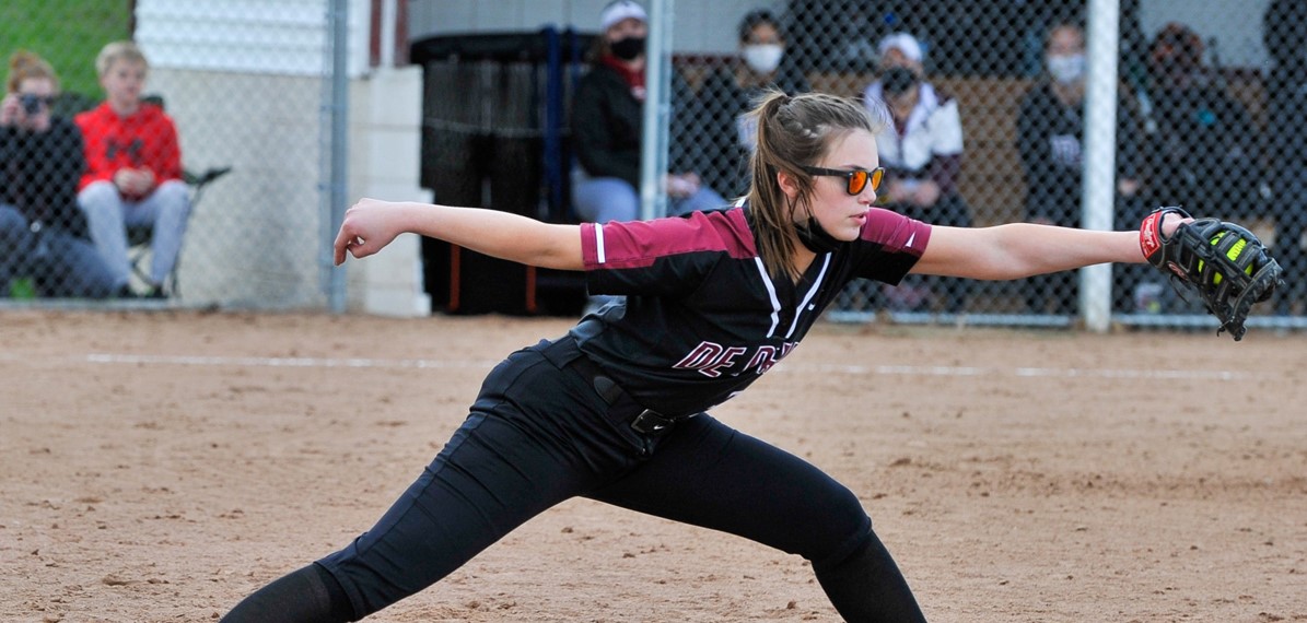 Lipsh sacrifice fly in ninth propels De Pere to victory