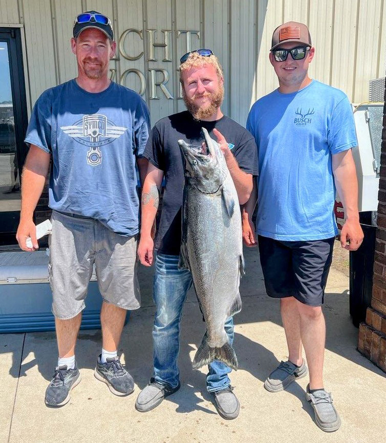 Big Pond breaking records for summer salmon Green Bay man wins top Kewaunee/Door County tourney prize