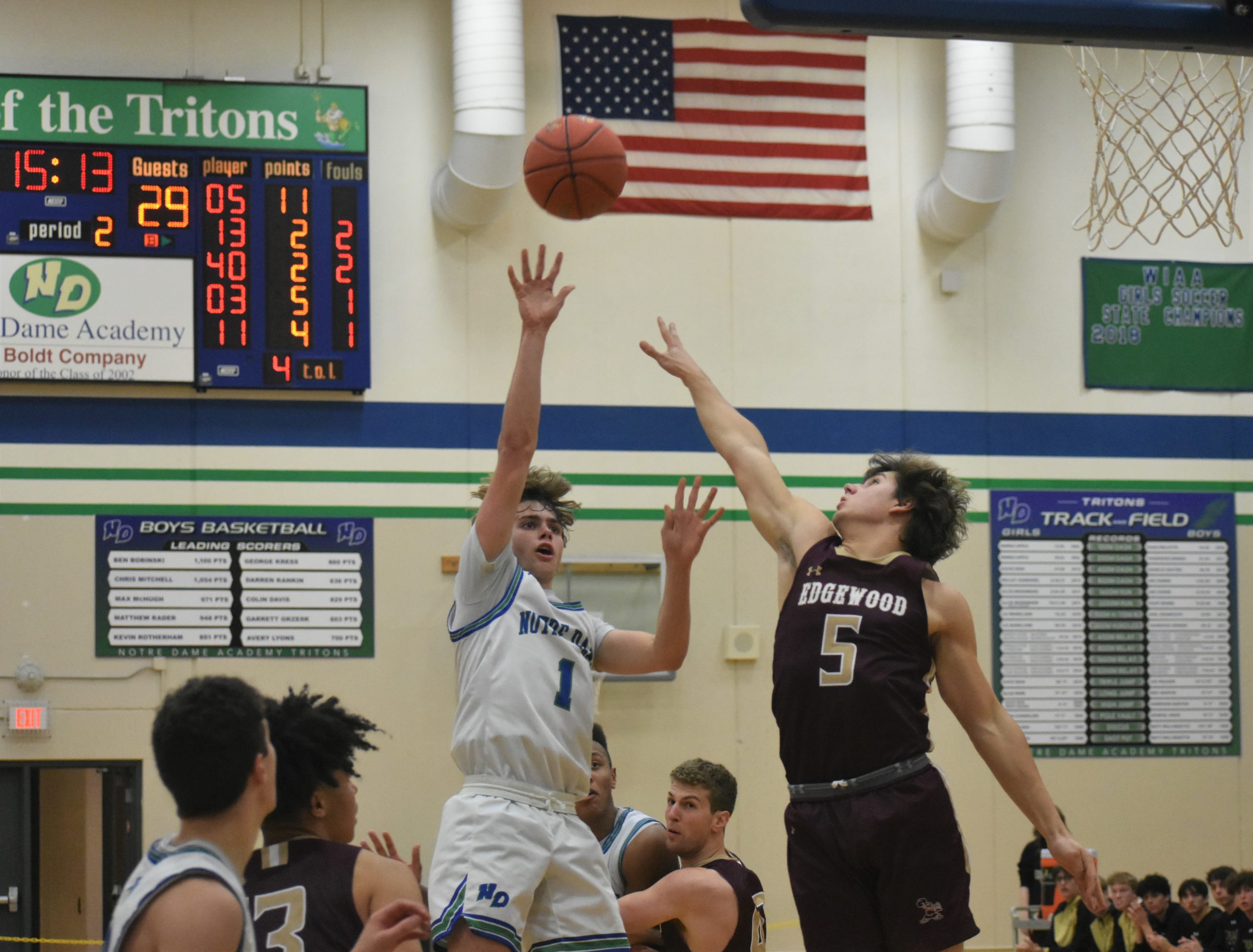 Tritons pull out close victory